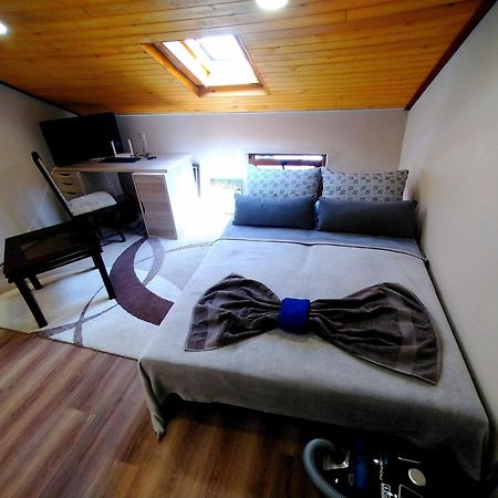 Low Budget Apartment With Breakfast Várna Kültér fotó